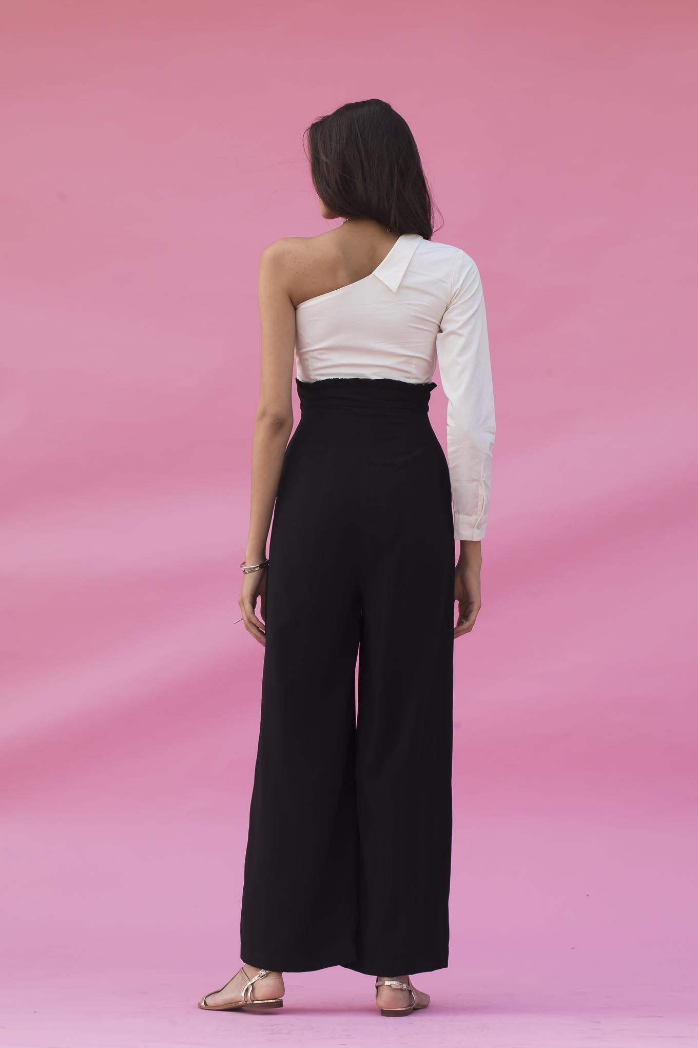 BLACK AND WHITE ONE SHOULDER JUMPSUIT